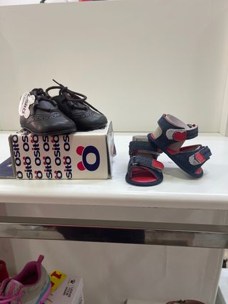 Zapatos de bebé talla 15 de segunda mano por 7 EUR en Villarreal en WALLAPOP