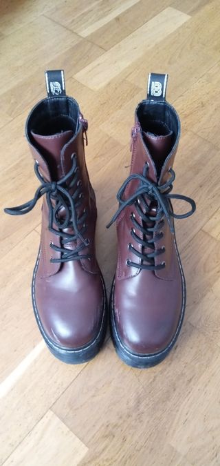 Botas plataforma granate 37 de segunda mano por 15 EUR en Terrassa en  WALLAPOP