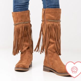 Botas altas color camel planas de segunda mano por 20 EUR en Puertollano en  WALLAPOP