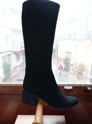 Botas mujer talla 42 de segunda mano por 15 EUR en Cartagena en WALLAPOP