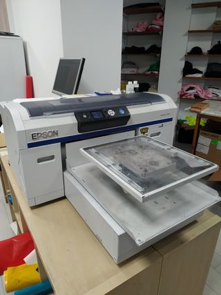 Impresora digital textil epson f2000 de segunda mano por 6.200 EUR en Gijón  en WALLAPOP