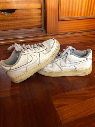 Nike Air Force 1 talla 38 de segunda mano por 18 EUR en Vigo en WALLAPOP