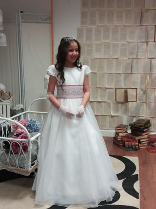 TRAJE COMUNION NIÑA de segunda mano por 99 EUR en Castilleja de Guzmán en  WALLAPOP