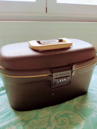 Neceser de viaje Roncato de segunda mano por 45 EUR en Zaragoza en WALLAPOP