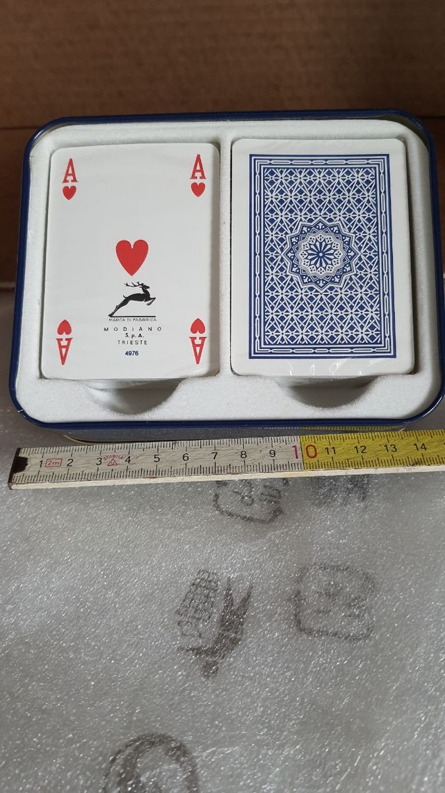 Cofanetto nuovo 2 mazzi carte Modiano 54 pezzi.