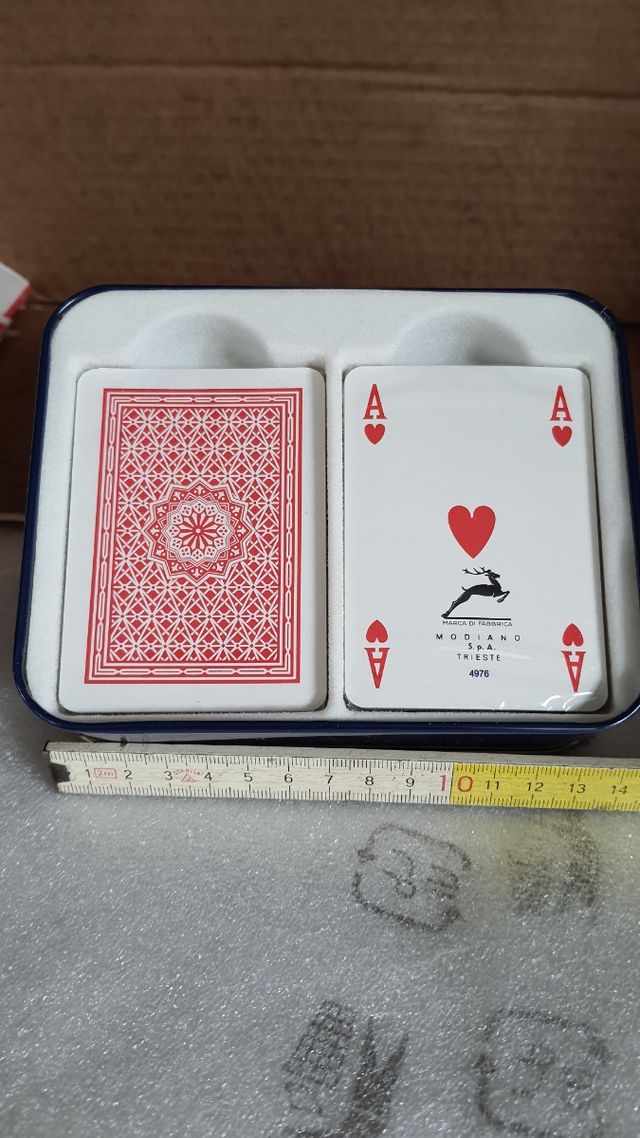 Cofanetto nuovo 2 mazzi carte Modiano 54 pezzi.