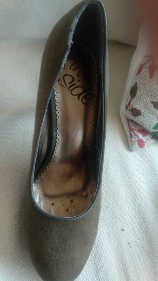Zapatos Verde Caqui de segunda mano por 10 EUR en Alicante en WALLAPOP