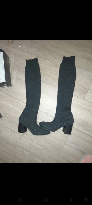 Botas altas tipo calcetin de segunda mano por 25 EUR en Almería en WALLAPOP
