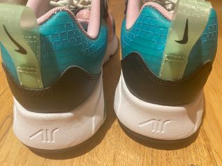 Nike Air bambas talla 38 de segunda mano por 30 EUR en Barcelona en WALLAPOP