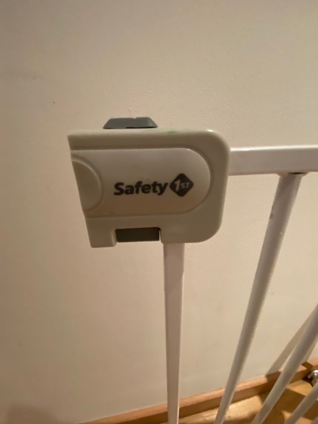 Valla / barrera de seguridad.