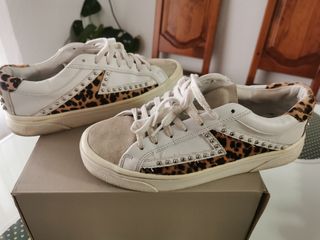Zapatillas animal print Zara de segunda mano por 10 EUR en Navalmoral de la  Mata en WALLAPOP