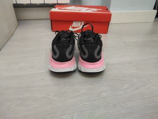 Bambas Nike negras i rosas de segunda mano por 10 EUR en Figueres en  WALLAPOP