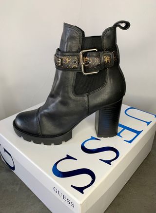 Botines Guess de segunda mano por 74 EUR en Torrevieja en WALLAPOP