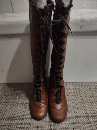 Botas mujer HISPANITAS marrones talla 39 de segunda mano por 25 EUR en  Parla en WALLAPOP
