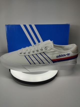 Zapatillas Adidas talla 46 de segunda mano por 50 EUR en Valencia en  WALLAPOP