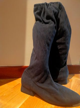Botas ante azul marino T-40 de segunda mano por 9 EUR en Madrid en WALLAPOP