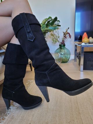 Preciosas botas altas de ante negro Rockport T38 de segunda mano por 45 EUR  en Madrid en WALLAPOP