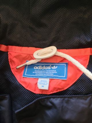 Chaqueta adidas vespa m de segunda mano por 35 EUR en Madrid en WALLAPOP