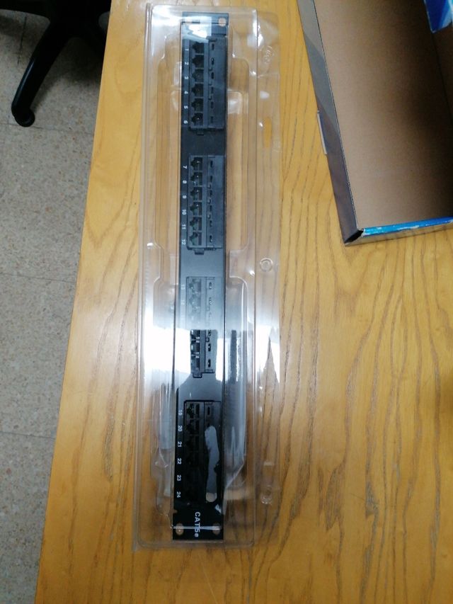 Pannello patch Cat.5E a 24 porte