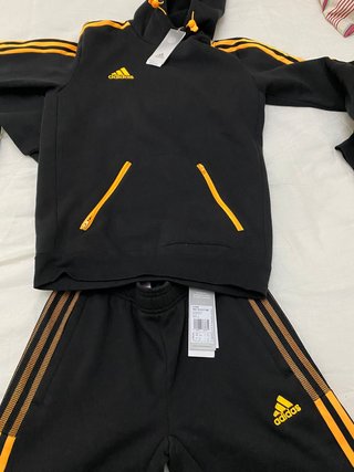 CHANDAL ADIDAS de segunda mano por 80 EUR en Dos Hermanas en WALLAPOP