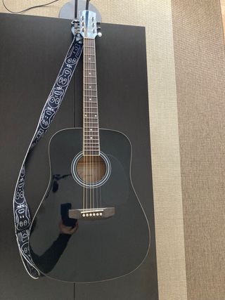 Guitarra acústica Navarra Nv31 de segunda mano por 75 EUR en Arroyo de La  Miel en WALLAPOP
