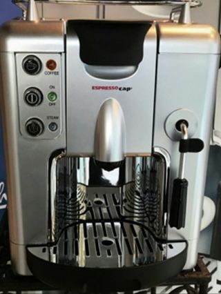 Cafetera expresso cap matic de segunda mano por 50 EUR en León en WALLAPOP