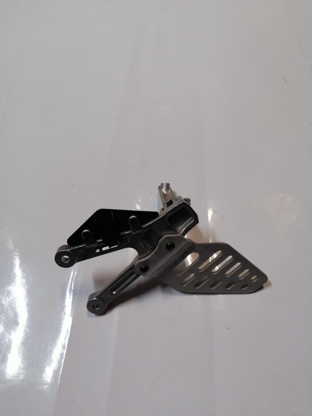 Soporte iz. YAMAHA R6 AÑO 2015