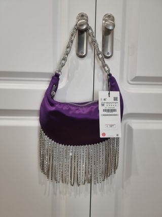 Bolso morado fiestas Zara de segunda mano por 22 EUR en Los Dolores en  WALLAPOP