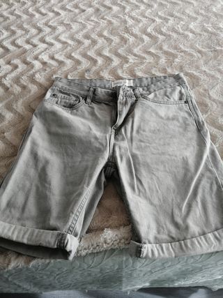 Pantalón corto vaquero Springfield de segunda mano por 4 EUR en Oviedo en  WALLAPOP