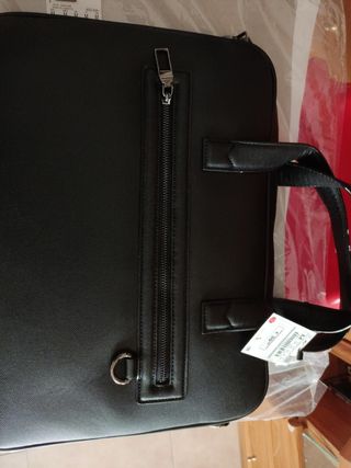 Maletín para portátil de Zara de segunda mano por 12 EUR en Móstoles en  WALLAPOP