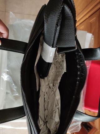 Maletín para portátil de Zara de segunda mano por 12 EUR en Móstoles en  WALLAPOP