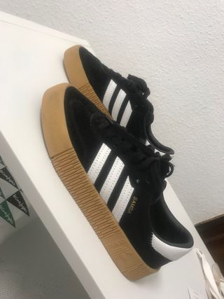 Zapatillas Adidas Samba W Rose Terciopelo de segunda mano por 85 EUR en  Madrid en WALLAPOP