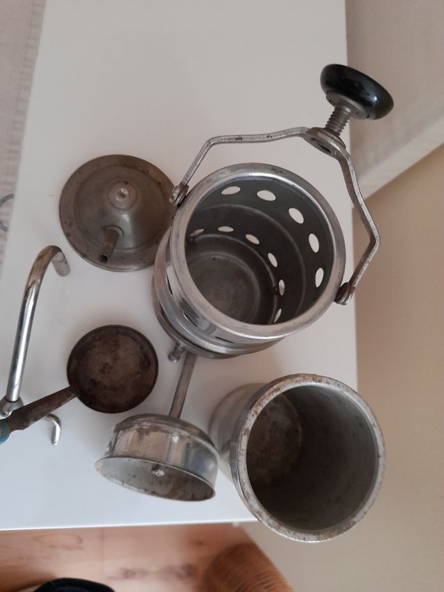 Cafetera alcohol antigua