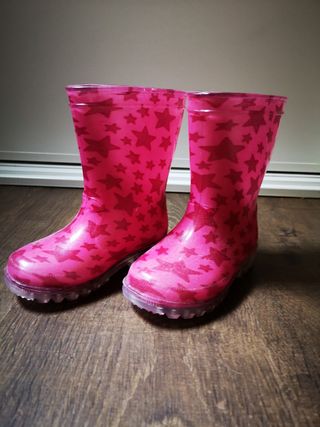 Botas de agua plástico niña 24 luminosas luz de segunda mano por 8 EUR en  Madrid en WALLAPOP