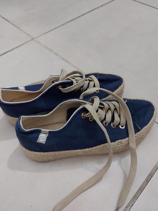 Zapatillas suela esparto de segunda mano por 3 EUR en Palma de Mallorca en  WALLAPOP