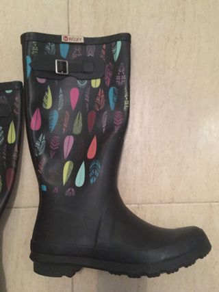 Botas de agua de la marca Roxy en perfecto estado de segunda mano por 25  EUR en Tarragona en WALLAPOP