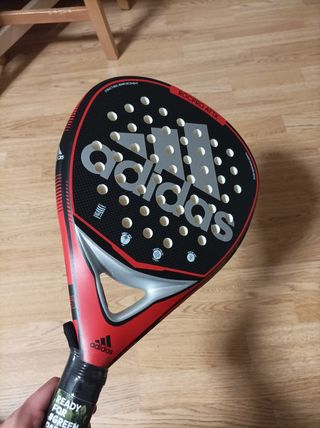 Pala de pádel Adidas RocPro Attack Red 2021 de segunda mano por 50 EUR en  Alcalá de Henares en WALLAPOP