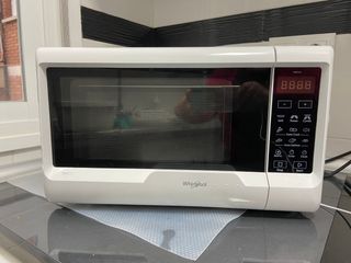 Microondas color blanco Whirlpool - MWD 122 WH de segunda mano por 35 EUR  en Leganés en WALLAPOP