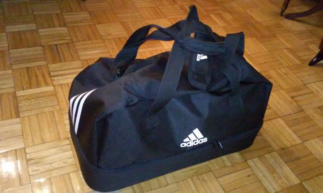 Vendo bolsa de deporte marca ADIDAS 
