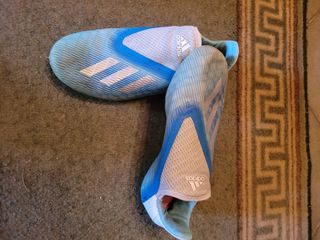 Botas adidas calcetin de segunda mano por 15 EUR en A Coruña en WALLAPOP