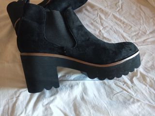 Botas tacón plataforma negras talla 41 mujer nueva de segunda mano por 7  EUR en Torrejón de Ardoz en WALLAPOP