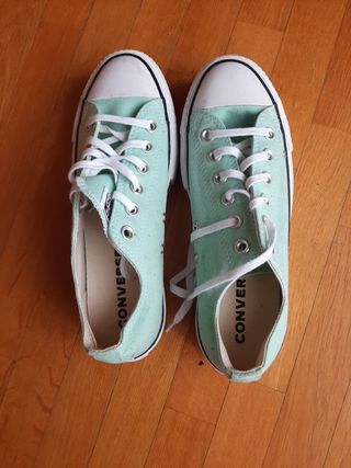 Converse verde claro de segunda mano por 45 EUR en Les Pedritxes en WALLAPOP