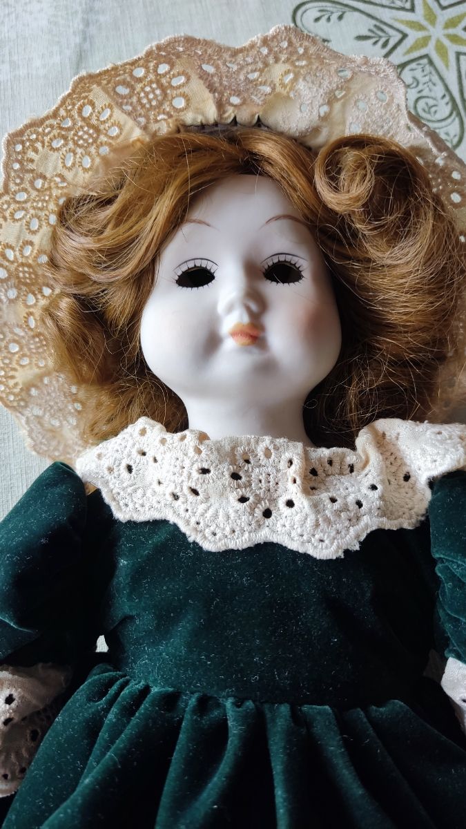 Boneca de porcelana antiga em segunda mão durante 10 EUR em Murcia na  WALLAPOP, image size:675x1200