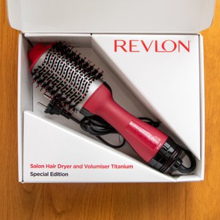Cepillo REVLON edición especial Titanio de segunda mano por 40 EUR en  Valladolid en WALLAPOP