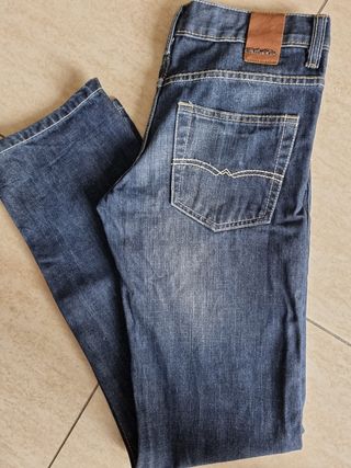 Vaqueros new caro de segunda mano por 5 EUR en Playa de Los Cristianos en  WALLAPOP