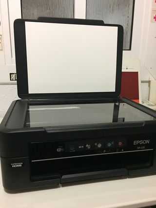 Impresora escáner EPSON XP 225 de segunda mano por 35 EUR en Barcelona en  WALLAPOP