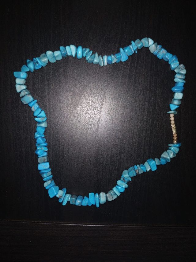 Collar de piedras naturales