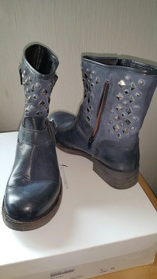 Botines italianos rockeros Ovye mujer talla 39. de segunda mano por 60 EUR  en Zaragoza en WALLAPOP