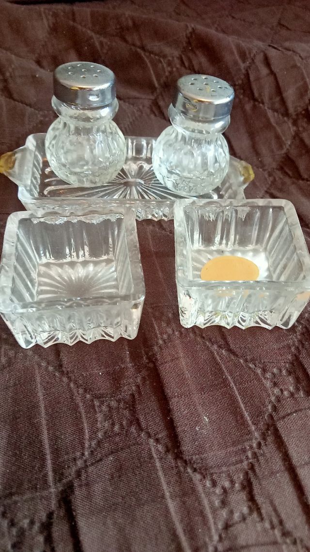 Giro. Vidro Esculpido Alemão Vintage, 5 peças!