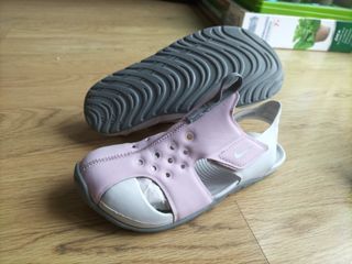 Sandalias cerradas piscina nike de segunda mano por 21 EUR en Loeches en  WALLAPOP